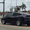 Автомобиль Tesla сам довез хозяина до работы и припарковался за углом (видео) 