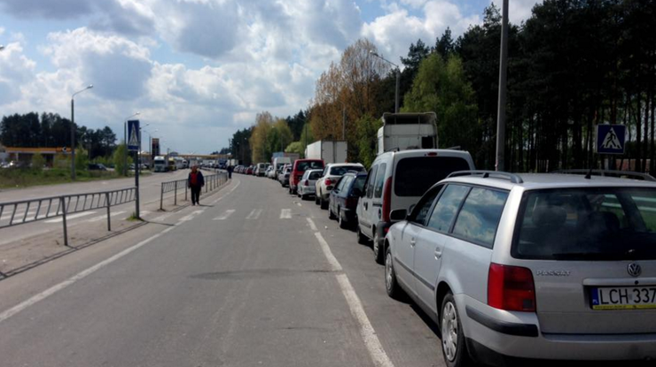 На границе с Польшей стоит более 600 автомобилей
