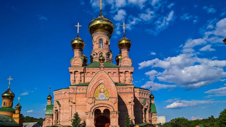 Голосеевский монастырь получит икону и башмачки святых мощей