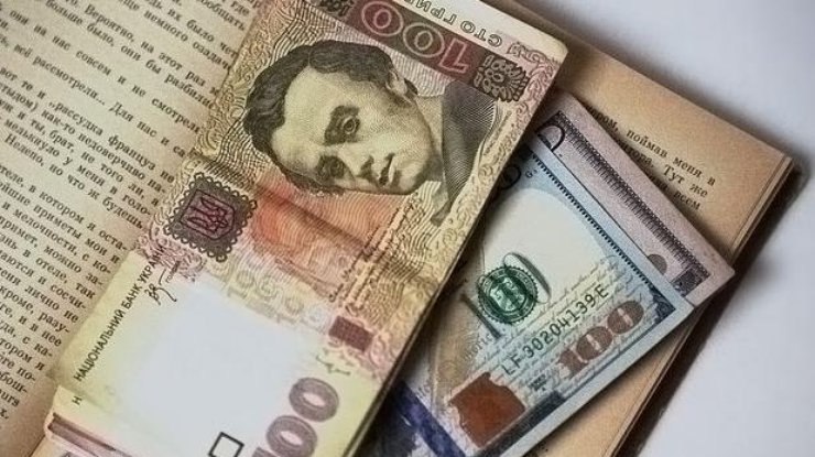 В Украине снова подскочил курс доллара