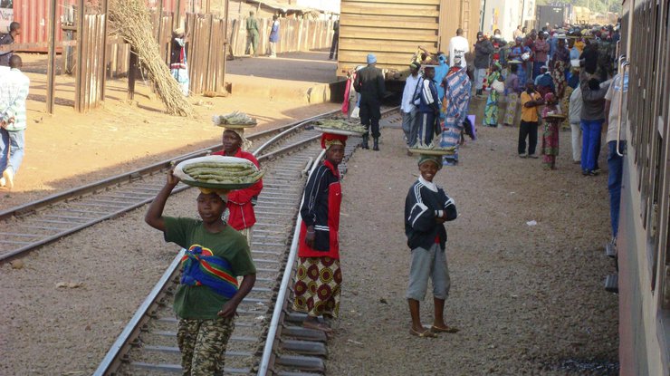 Крушение поезда в Камеруне: число жертв стремительно растет