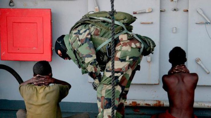 Сомалийские пираты освободили заложников после 4 лет заточения