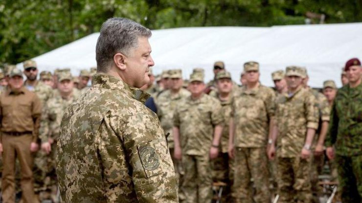 Порошенко назвал составляющие пакета безопасности Минских соглашений (фото: zhzh.info)
