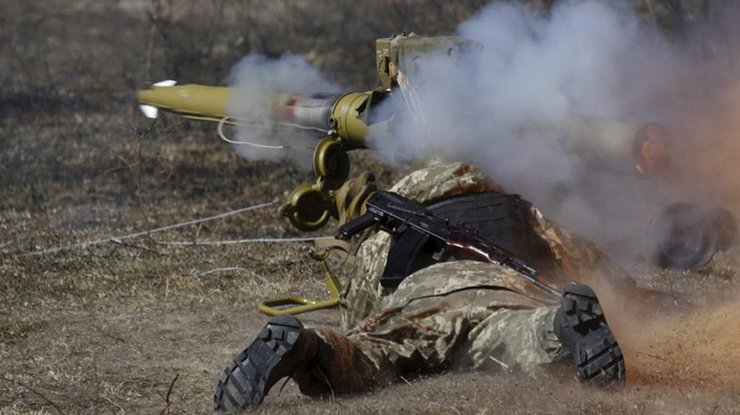 На Донбассе боевики не прекращают минометный огонь