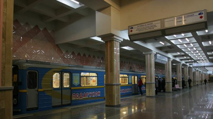 В метро Харькова умер мужчина 