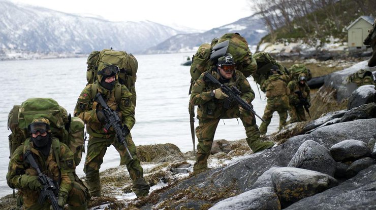 США разместят в Норвегии 330 морских пехотинцев