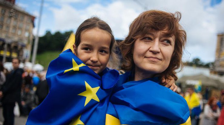 В 2015 году вид на жительство в ЕС получили полмиллиона украинцев