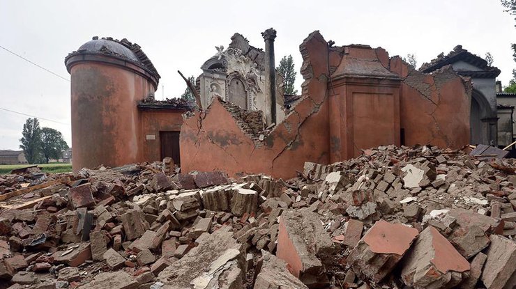 В итальянском городе Фабриано от землетрясения пострадали 8 человек