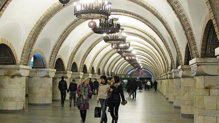 Станция метро "Золотые ворота" меняет режим работы