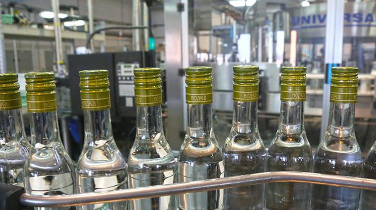 В Кривом Роге разоблачили подпольный цех по производству водки (фото: t-i.ru)