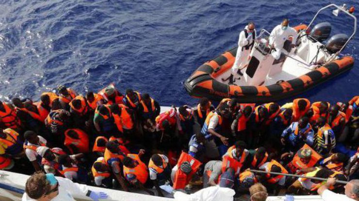 В Средиземном море спасли две тысячи мигрантов 