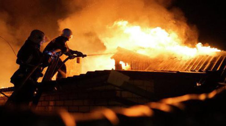 В Харькове разгорелся масштабный пожар