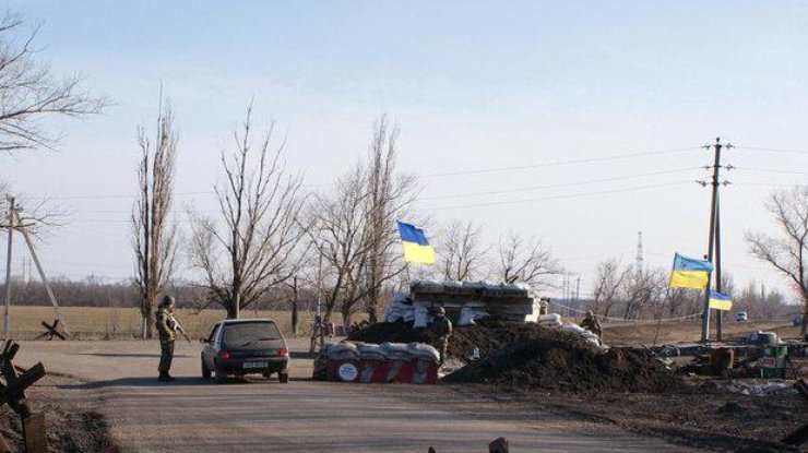 На Донбассе боевики заблокировали пункт пропуска "Гнутово" 