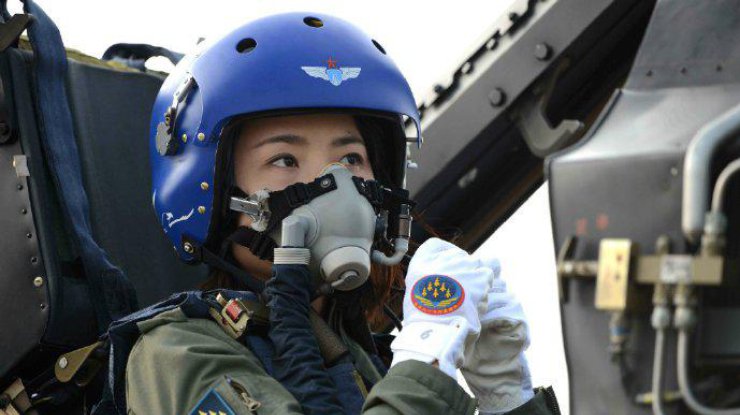 В Китае погибла первая женщина-пилот истребителя J10