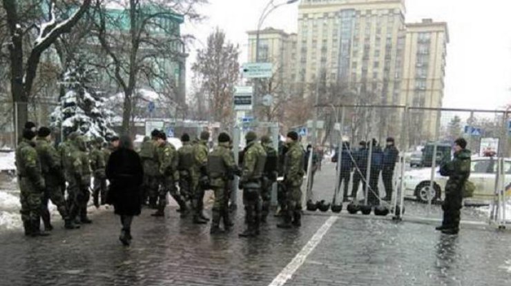 В Киеве усиливают меры безопасности (фото: kyiv.npu.gov.ua)