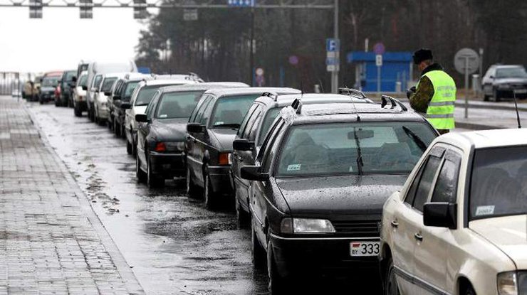 На границе с Польшей стоят 900 автомобилей 