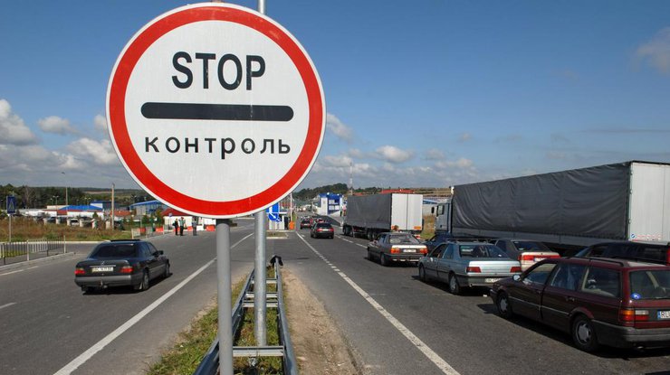 На границе с Польшей образовалась пробка в более тысячу автомобилей