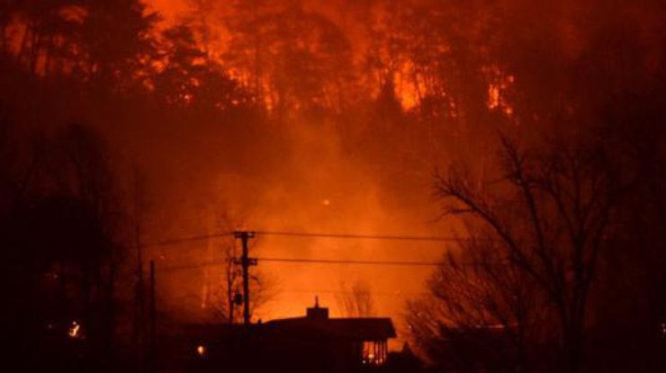 Пожар в Теннесси: эвакуировано более 14 тыс. человек