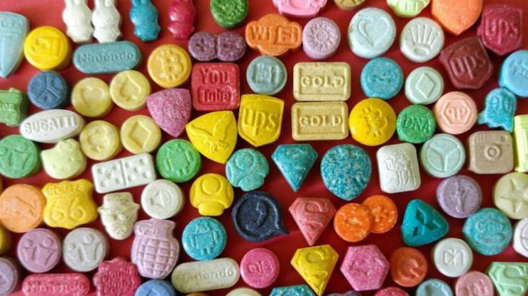 Наркополицейские нашли у жителя Мурманска 54 таблетки экстази