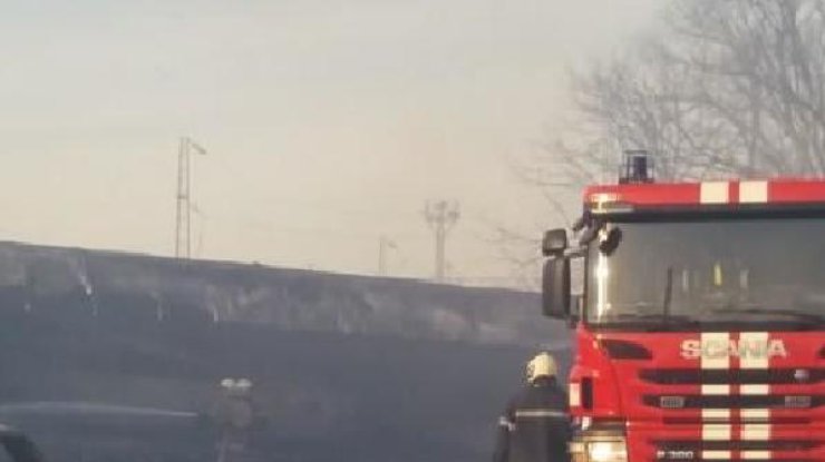 Взрыв поезда в Болгарии: жителей разрушенных домов эвакуировали (фото: Twitter)