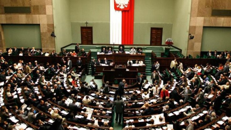 В Польше оппозиционеры заблокировали работу Сейма 