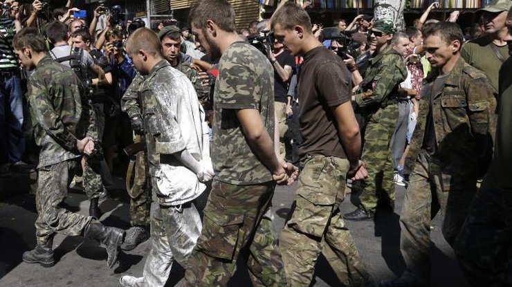 На Донбассе священникам удалось освободить несколько десятков военных