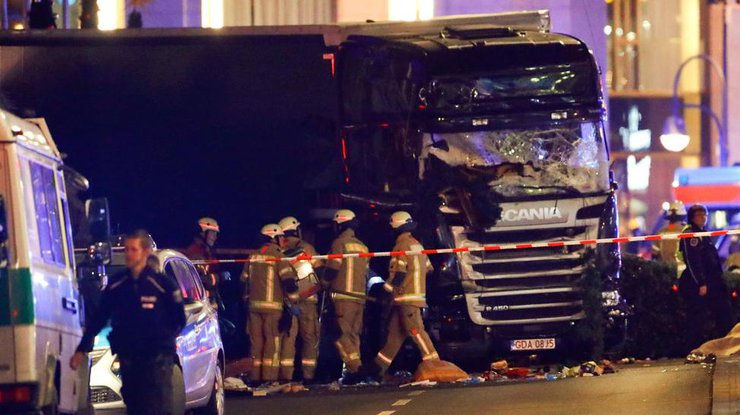 Теракт в Берлине: количество погибших возросло до 9 человек
