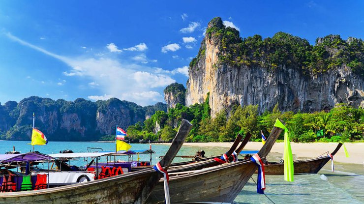 Власти Таиланда отменили плату за туристические визы