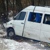 В Чернигове автобус с пассажирами вылетел в кювет: пострадали 18 человек