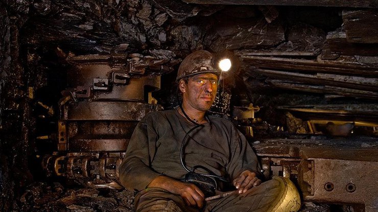 На зарплаты шахтерам выделили 450 млн грн