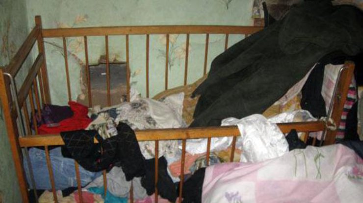 На Донбассе мать оставила 5-месячного малыша умирать