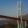 В Китае открыли самый высокий в мире навесной мост (фото) 