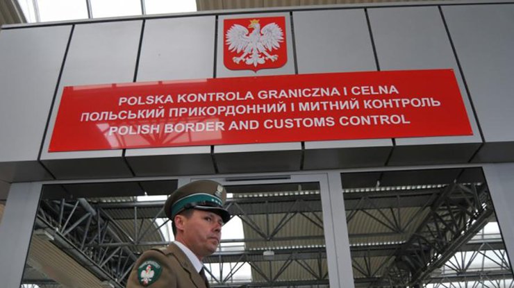 На границе с Польшей в очередях застряли 800 автомобилей