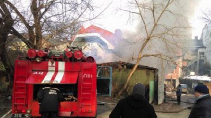 В центре Ужгорода прогремел мощный взрыв (фото: transkarpatia.net)