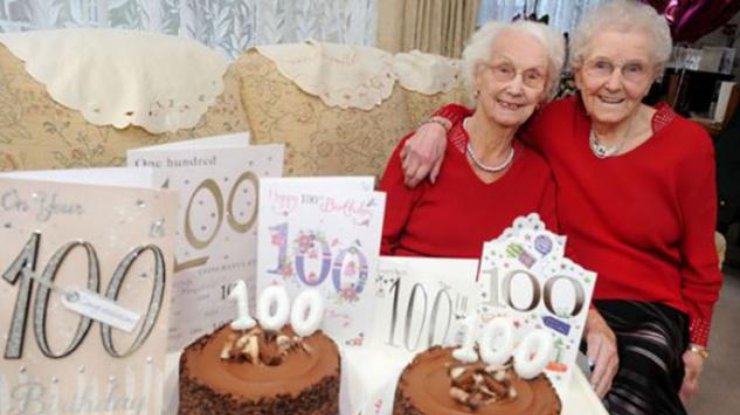 Двойняшки на свое 100-летие попросили необычный подарок (фото: ADME)