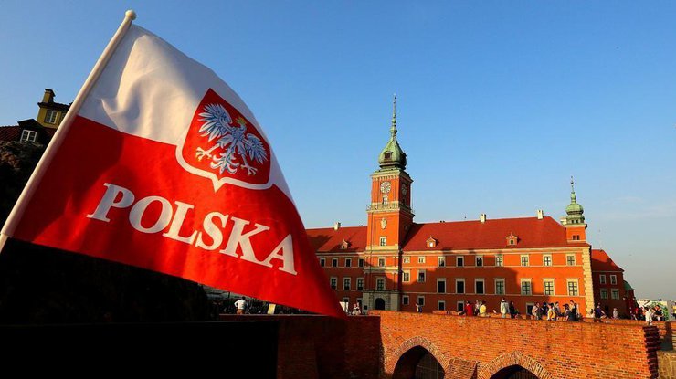 Польша продлила для украинцев упрощенную схему трудоустройства