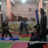 У Сирії посеред зруйнованого міста відкрили школу боксу 