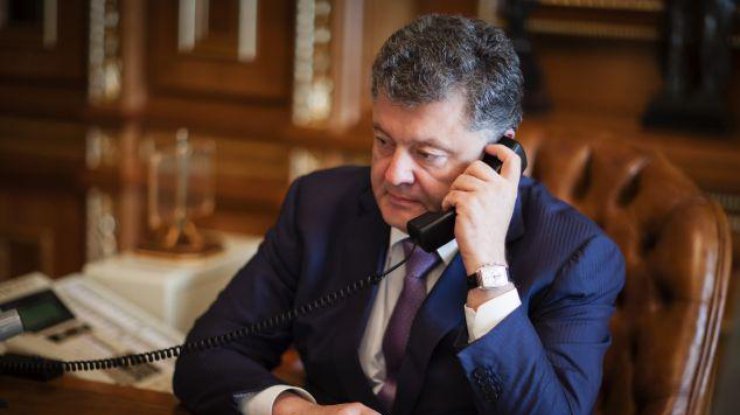Порошенко обсудил с Байденом давление на Россию