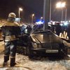 В Киеве Mercedes расплющило от удара о столб (фото)