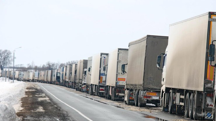 Россия запретила грузовикам Украины въезжать в страну