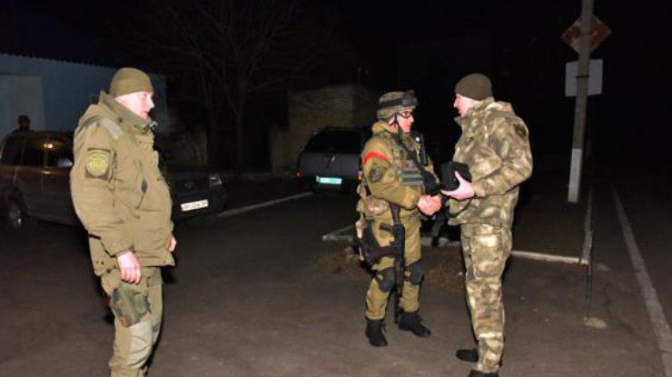 В Марьинку прибыли бойцы спецподразделения "Сокол". Фото пресс-служба Нацполиции