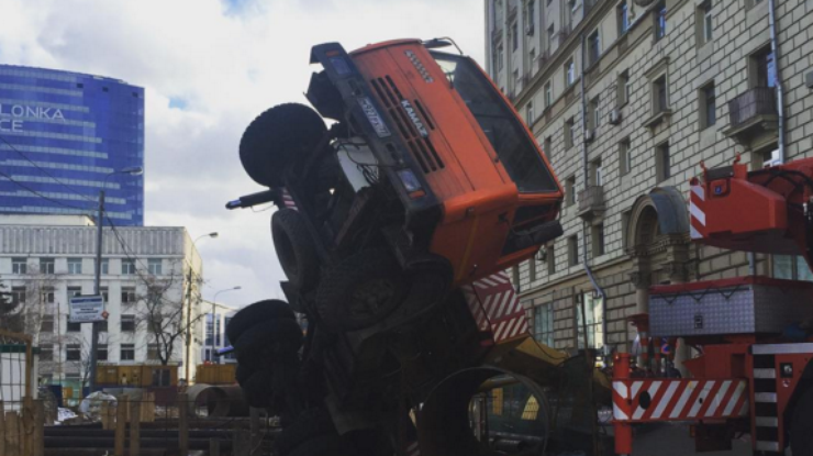 В Москве рухнул строительный кран. Фото из соцсетей