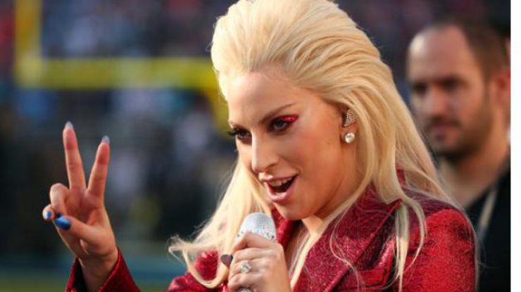 Гага поразила зрителей своим мощным вокалом