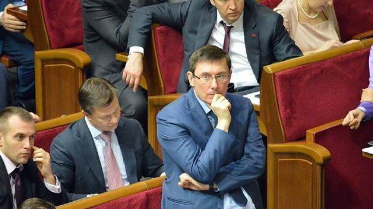 Луценко в среду внесет коллегам предложения по кандидатурам на премьера и министров