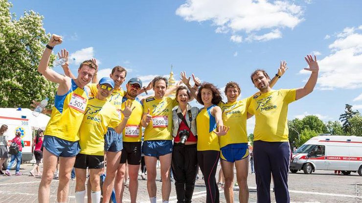 Cпортсмены и активисты всеукраинского движения "Спорт ради мира" Sport For Peace пробегут ради Украины