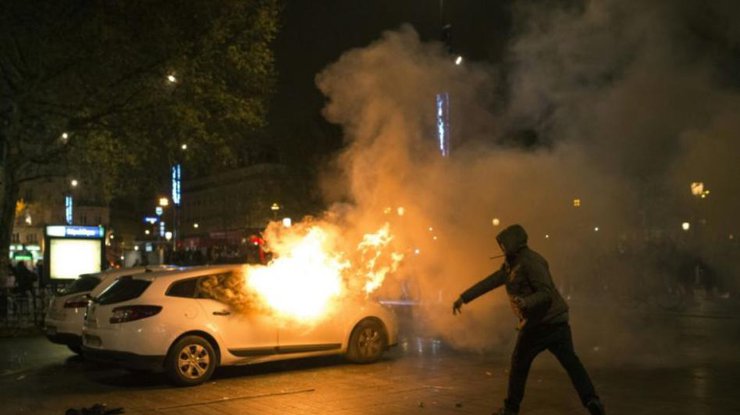 Во Франции произошли столкновения между активистами и полицией