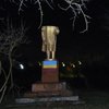 В Одесской области снесли памятник Ленину (видео)
