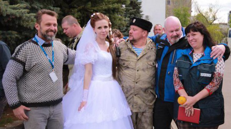 Из ОБСЕ уволили наблюдателей после похода на свадьбу боевиков