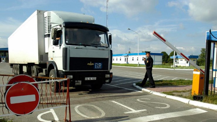 Россия полностью заблокировала транзит украинских грузов