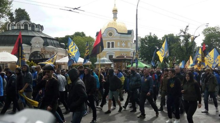 В центре Киева проходит протестная акция "Азова"
